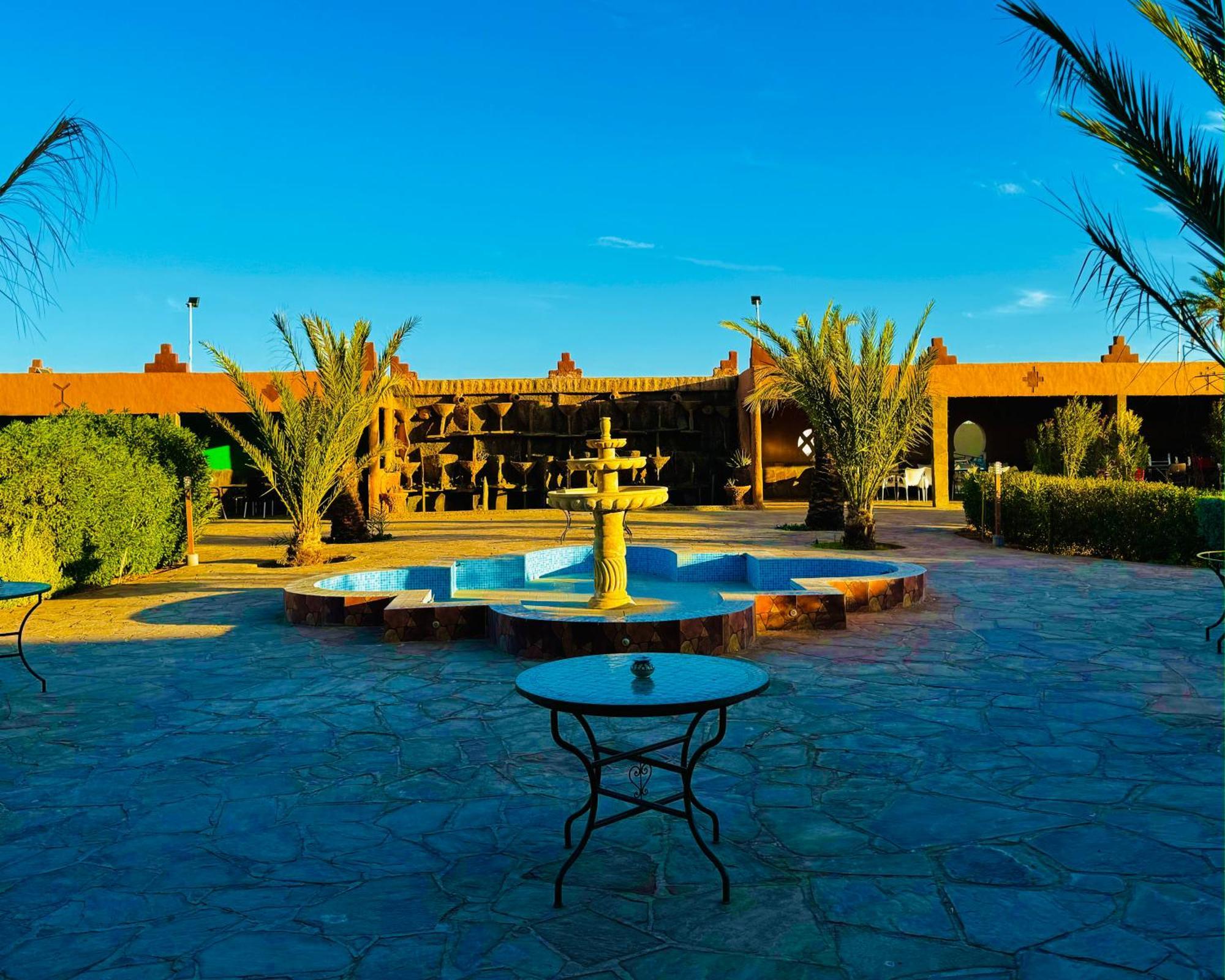 Bed and Breakfast Complexe L'Oasis Ерфуд Екстер'єр фото